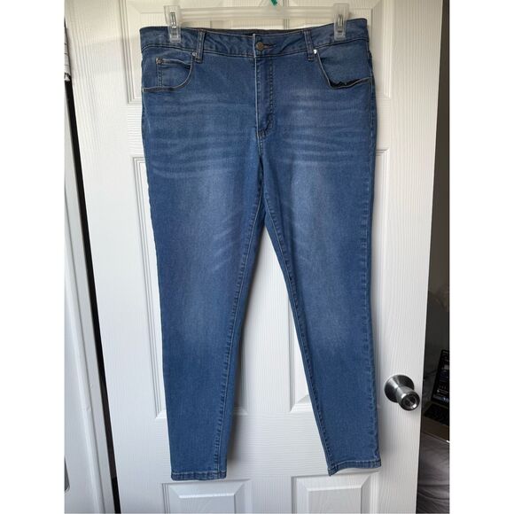 Tahari Women's Size 16 Chloe Fit Solution Skinny Jeans - Picture 1 of 4
